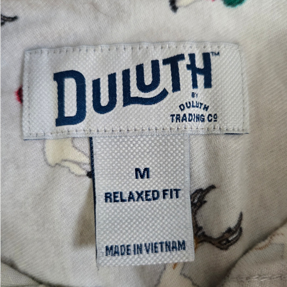 Duluth Light Gray Llama Alpaca Print Christmas Casual Button Down Size Medium - Picture 5 of 10